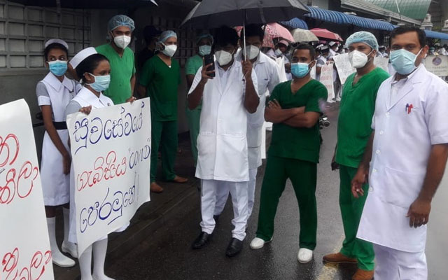 Health workers on token strike 1