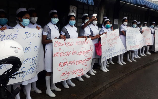 Health workers on token strike 4