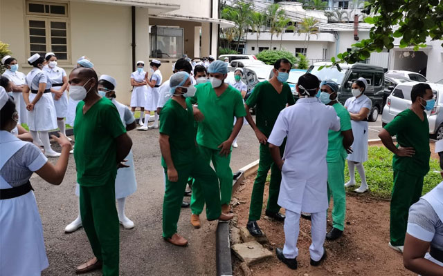 Health workers on token strike 5