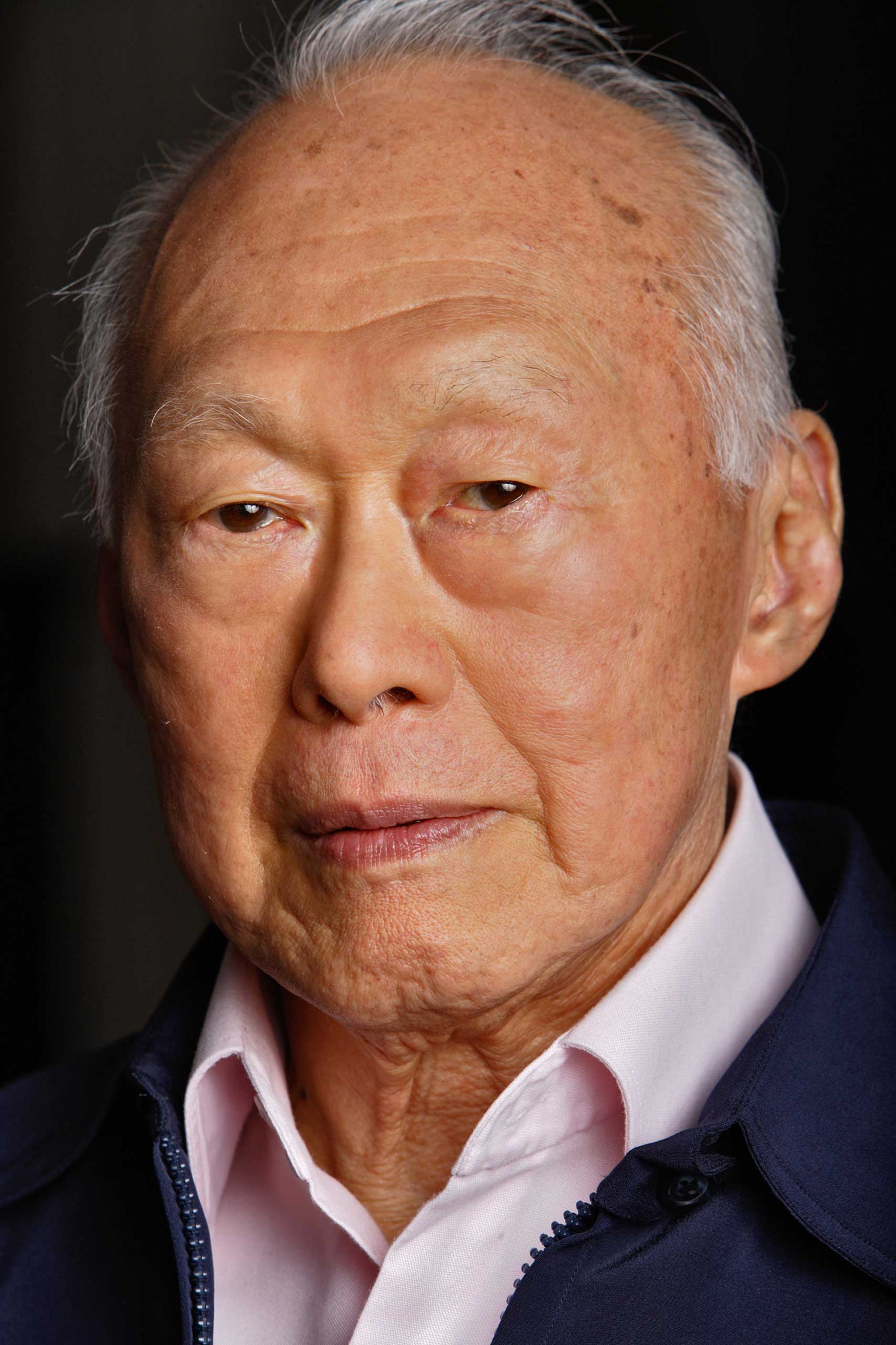 Singapore's Minister Mentor Lee Kuan Yew poses for a portrait before an interview with Bloomberg in Singapore on Friday, September 2, 2005.    Photographer: Jonathan Drake/Bloomberg News
