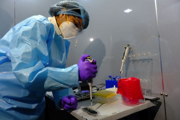Portable lab to test coronavirus varient.Photo . T.Narayan. Bloomberg